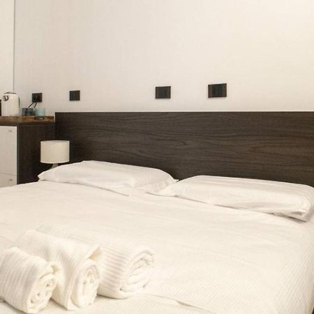 Madonnina Apartment มิลาน ภายนอก รูปภาพ